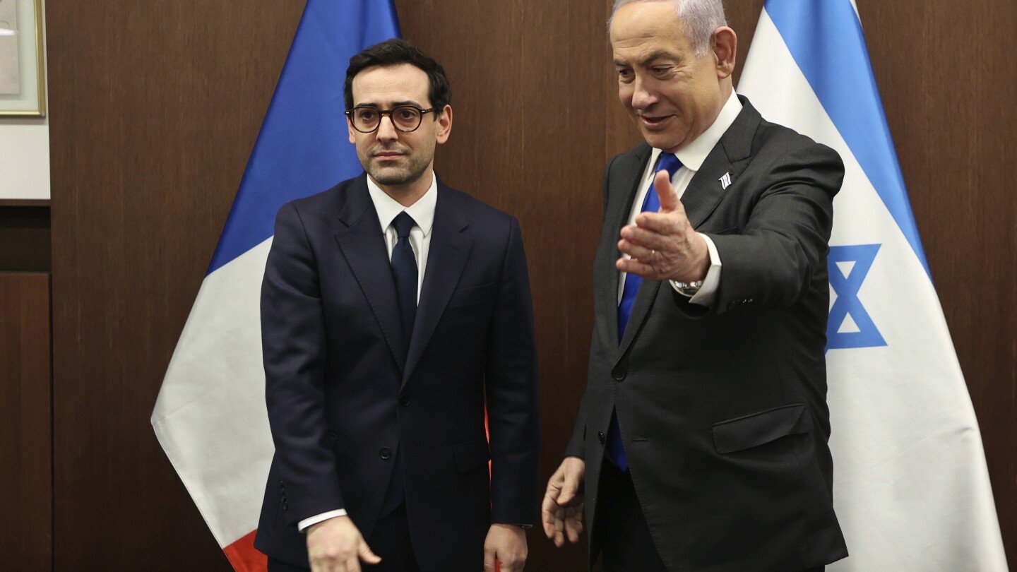 En Israël, le nouveau ministre français des Affaires étrangères réclame un cessez-le-feu pour mettre fin à « la tragédie de Gaza »