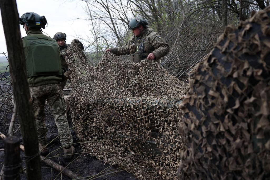 La France commande 3 000 filets de camouflage pour masquer les signaux radio des terriers