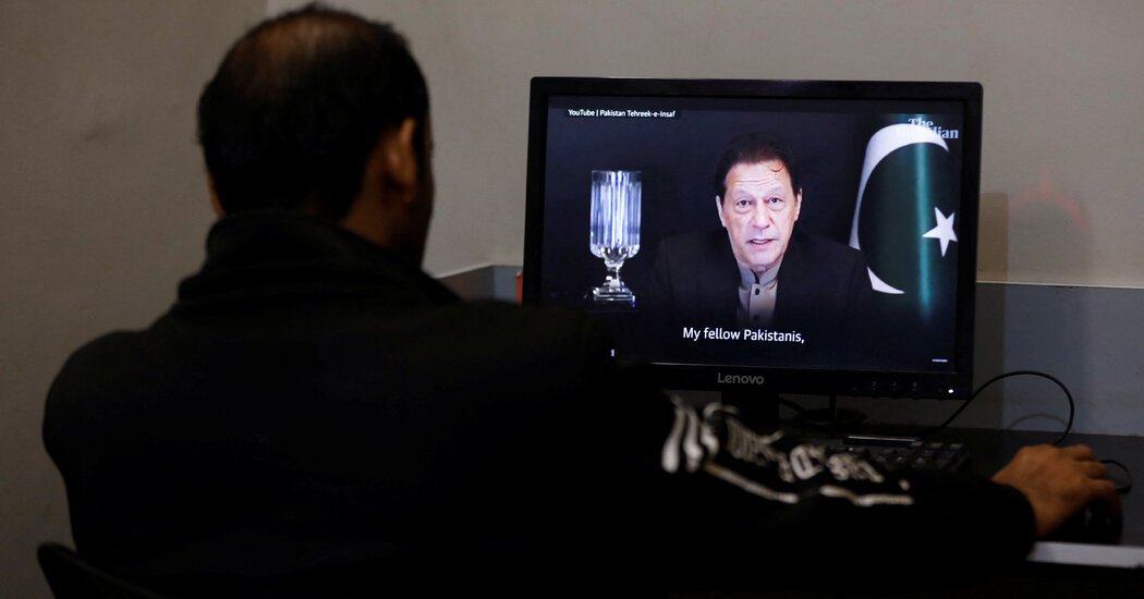 Le discours de victoire d’Imran Khan depuis la prison montre le péril et la promesse de l’IA