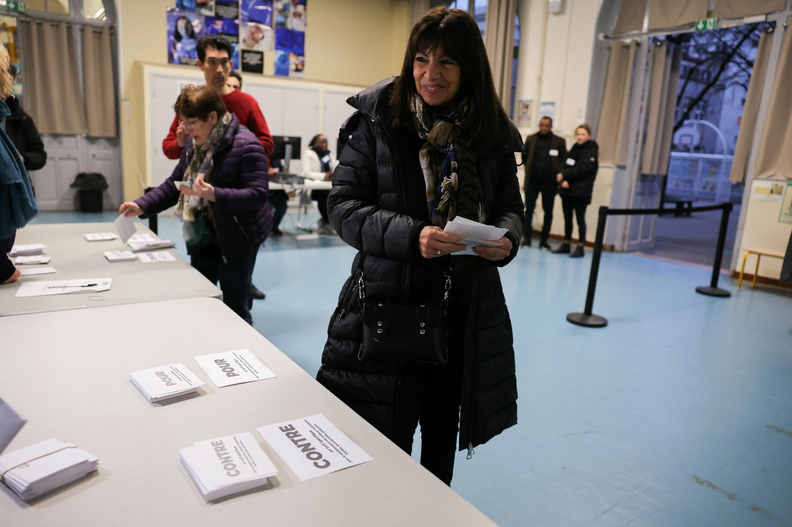 La maire de Paris, Anne Hidalgo, a salué ce qu'elle a qualifié de « choix clair » des Parisiens.