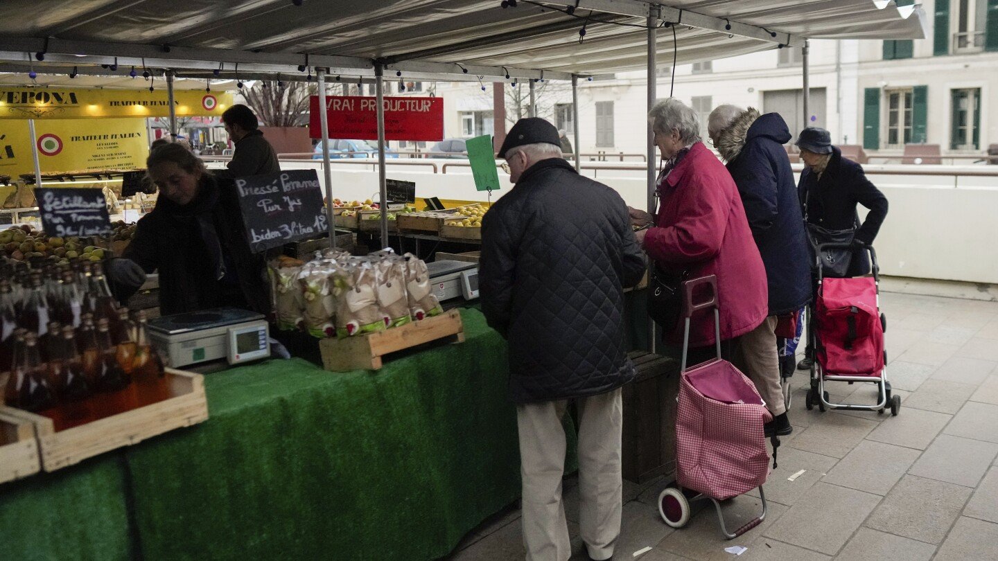 Les agriculteurs européens sont en difficulté, mais certains consommateurs sympathiques ont du mal à s’offrir leur nourriture