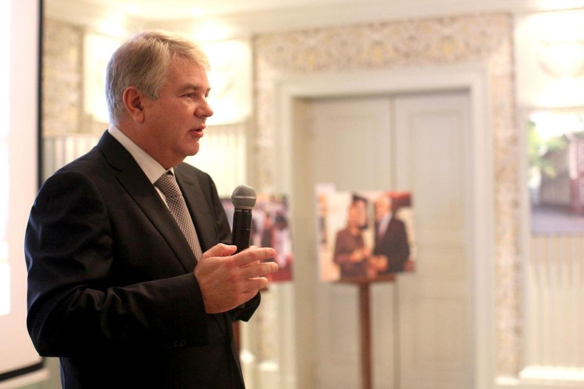 Médias : la France va convoquer l’ambassadeur de Russie pour meurtre de volontaires et faux