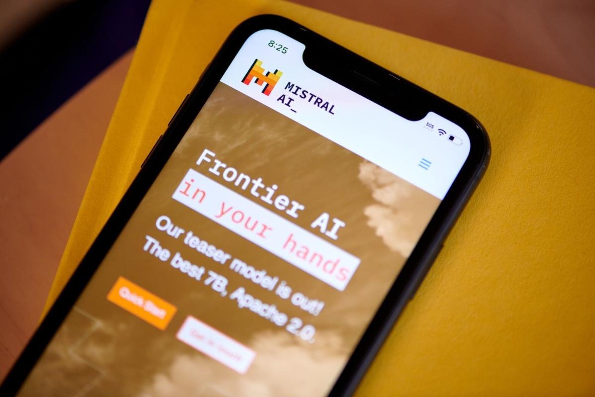 Microsoft conclut un accord avec le français Mistral, rival d’OpenAI