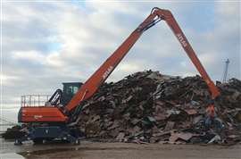 ATLAS 520MH sur place au port de Saint Nazaire