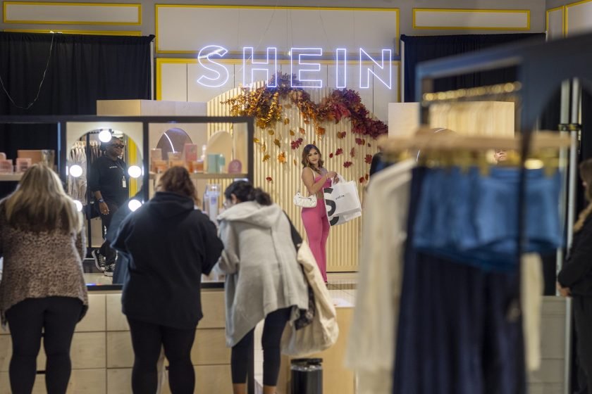 Les vêtements bon marché de Shein font face à des défis au Royaume-Uni et en France