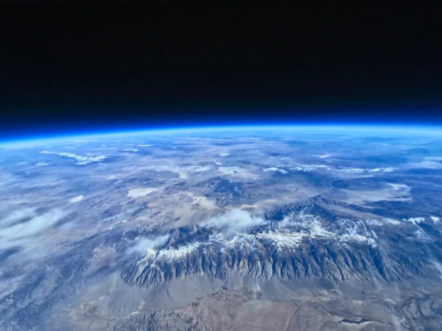 Samsung a envoyé quatre S24 Ultra dans l'espace sur des ballons pour prendre plus de 150 photos de la Terre 27 Samsung a envoyé quatre S24 Ultra dans l'espace sur des ballons pour prendre plus de 150 photos de la Terre 27
