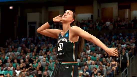 Sabrina Ionescu des New York Liberties célèbre devant la foule alors qu'elle trouve les codes NBA2K24.