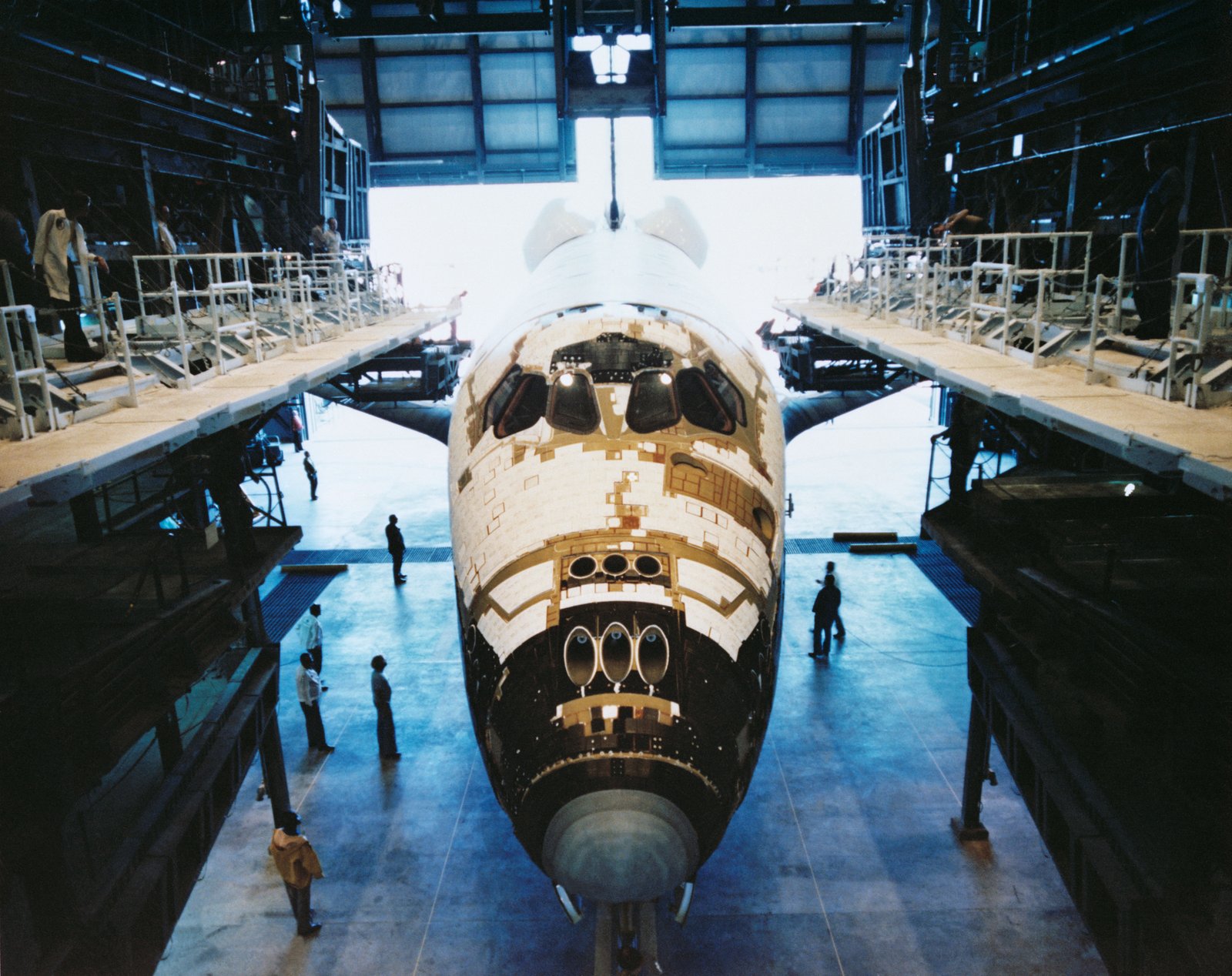 Columbia dans l'installation de traitement Orbiter du Kennedy Space Center (KSC) de la NASA en Floride