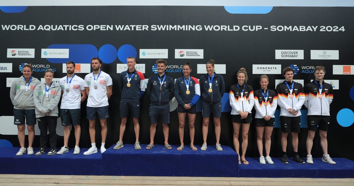 Action palpitante lors de l’épreuve du relais mixte de natation en eau libre alors que la France remporte l’or