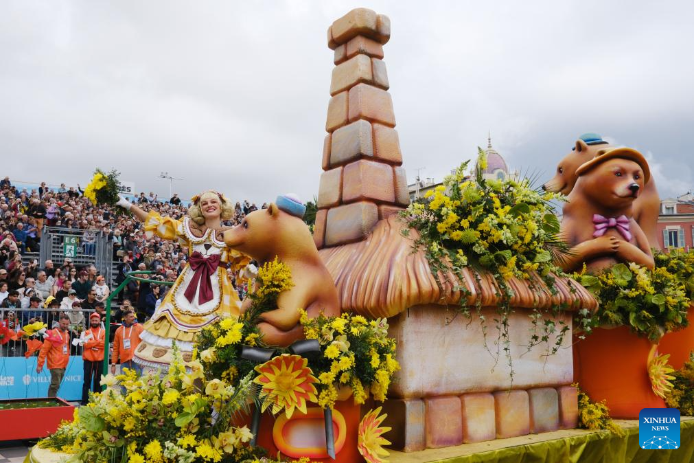 Carnaval de Nice 2024 sur le theme Le roi de