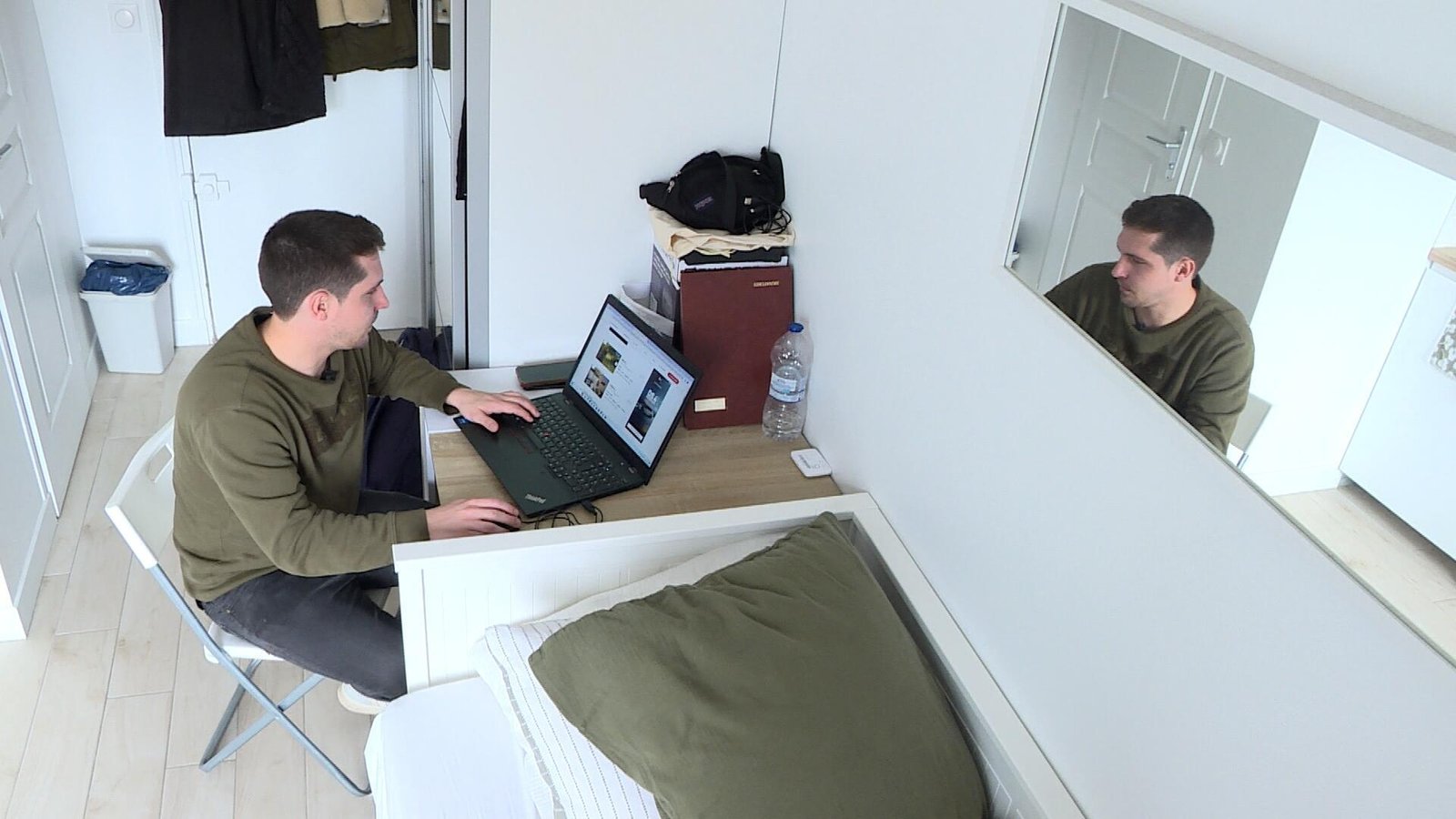 Landre recherche activement un appartement à louer à Paris.
