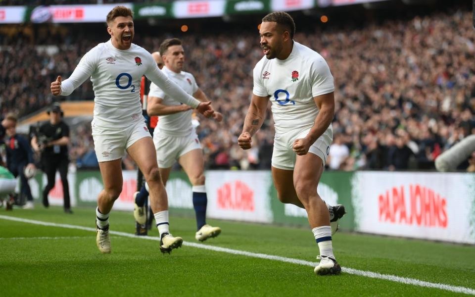 Ollie Lawrence célèbre son essai contre l'Irlande