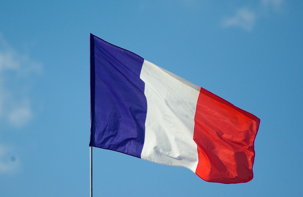 La France émet le niveau d’alerte de sécurité nationale le plus élevé suite à l’attaque terroriste de Moscou