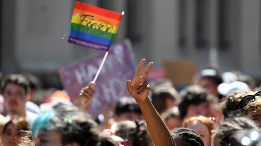 La France fait un pas de plus vers l’indemnisation des victimes des anciennes lois anti-homosexuelles