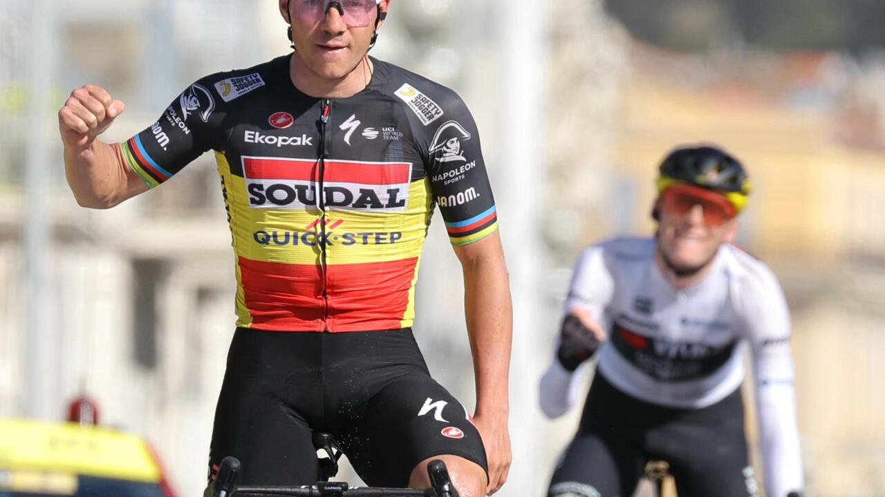 L’as belge Evenepoel assiste à la finale du Tour de France