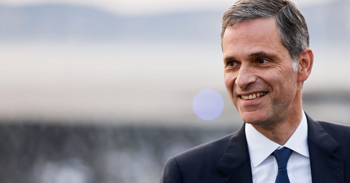 Le magnat du transport maritime français accepte de racheter le groupe Altice Media