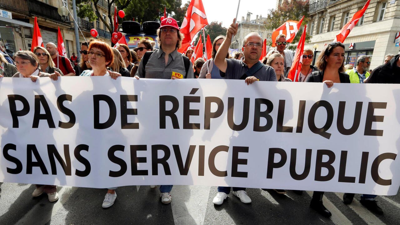 Les grévistes du secteur public font pression sur le gouvernement français pour obtenir de meilleurs salaires