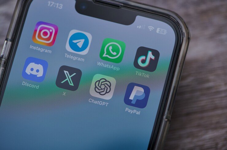 Icônes d'applications mobiles : Instagram, Telegram, Whatsapp, TikTok, Discord, X, ChatGPT, PayPal