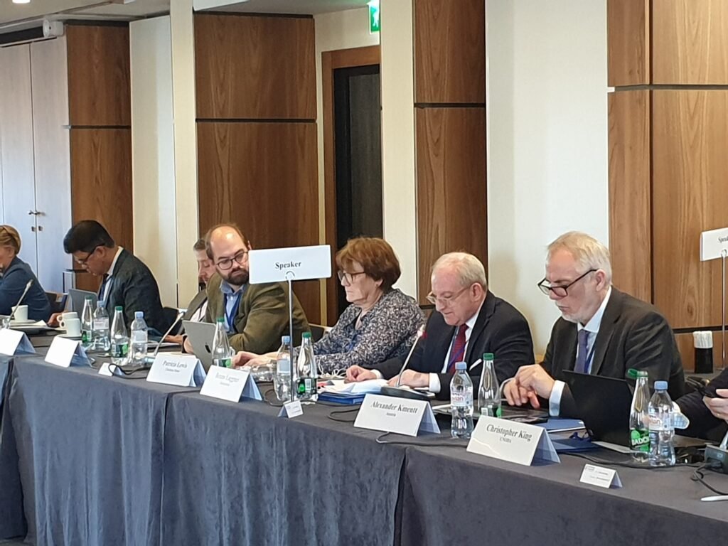 Aidan Liddle, Patricia Lewis, Benno Laggner et Alexnader Kmentt, entre autres