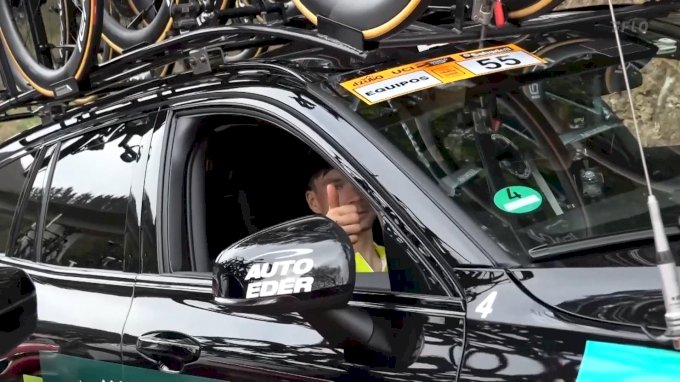 1712475904 701 Jonas Vingegaard et Remco Evenepoel en course pour le depart