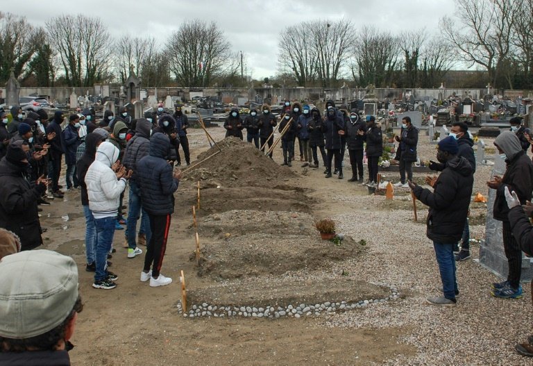 France Les tombes de migrants racontent les traversées tragiques de la Manche