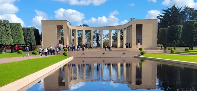 Le mémorial du cimetière américain de Normandie en Normandie, France. Lacey Pfalz, cimetière américain normand, mémoriaux, cimetières, normandie france, attractions en normandie