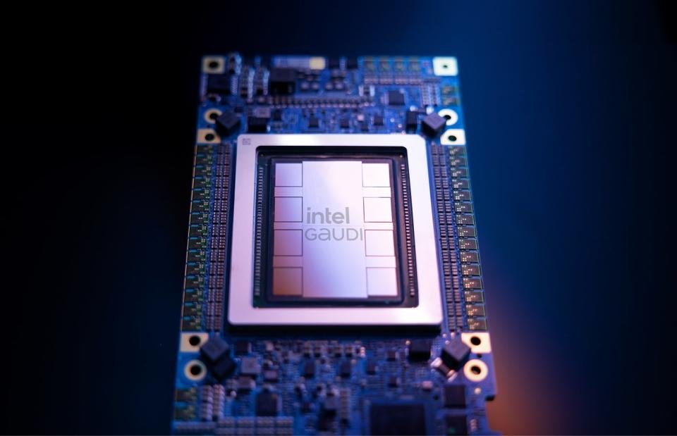 Intel a dévoilé sa nouvelle puce d’intelligence artificielle : peut-elle rivaliser avec Nvidia ?