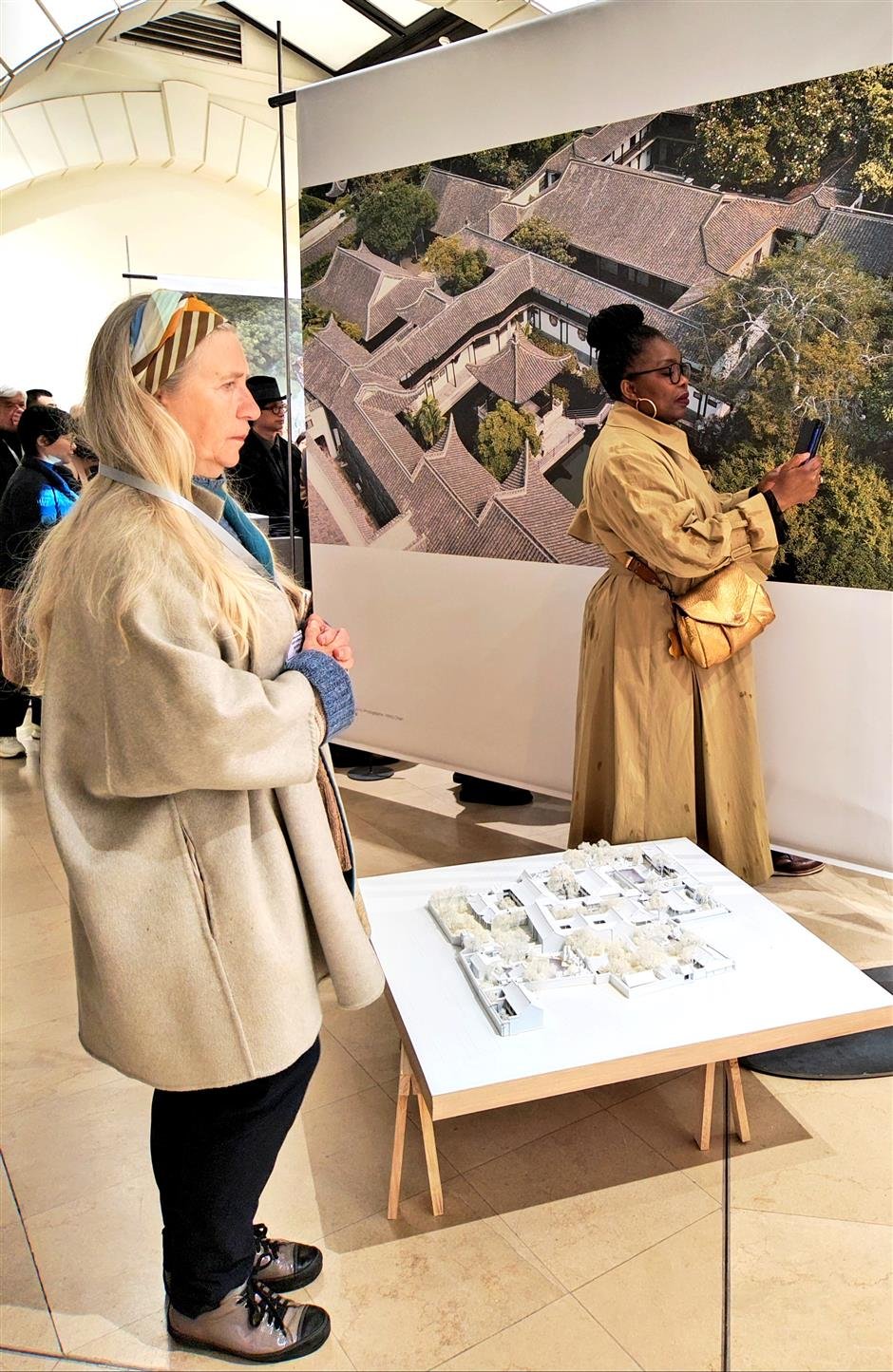 L'exposition itinérante des jardins chinois attire des admirateurs à Paris, en France