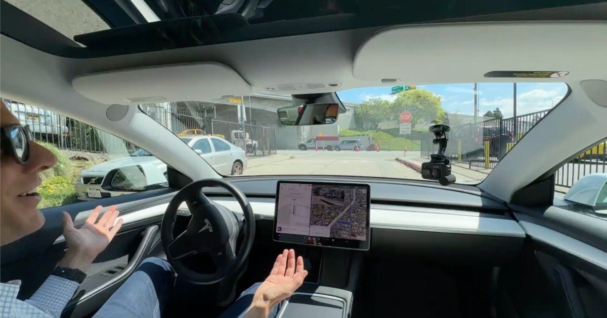 Le système de conduite autonome de Tesla à 99 $ est incroyable mais stressant