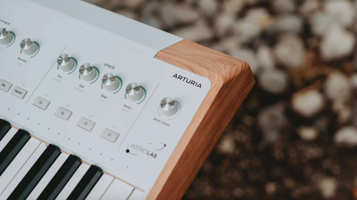 Arturia a intégré presque toutes ses émulations logicielles dans ce nouveau clavier