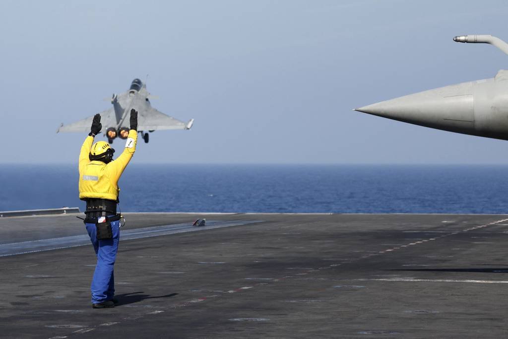Dans un premier temps, le porte-avions français sera déployé sous commandement de l’OTAN