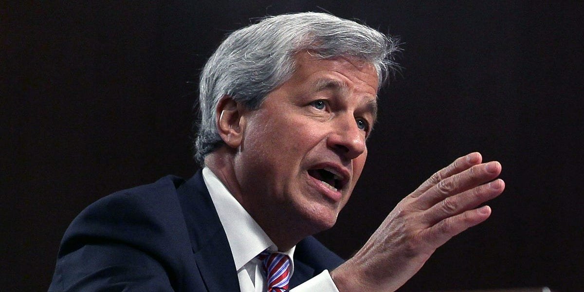 Jamie Dimon de JPMorgan qualifie le bitcoin de « fraude » et de « stratagème de Ponzi »