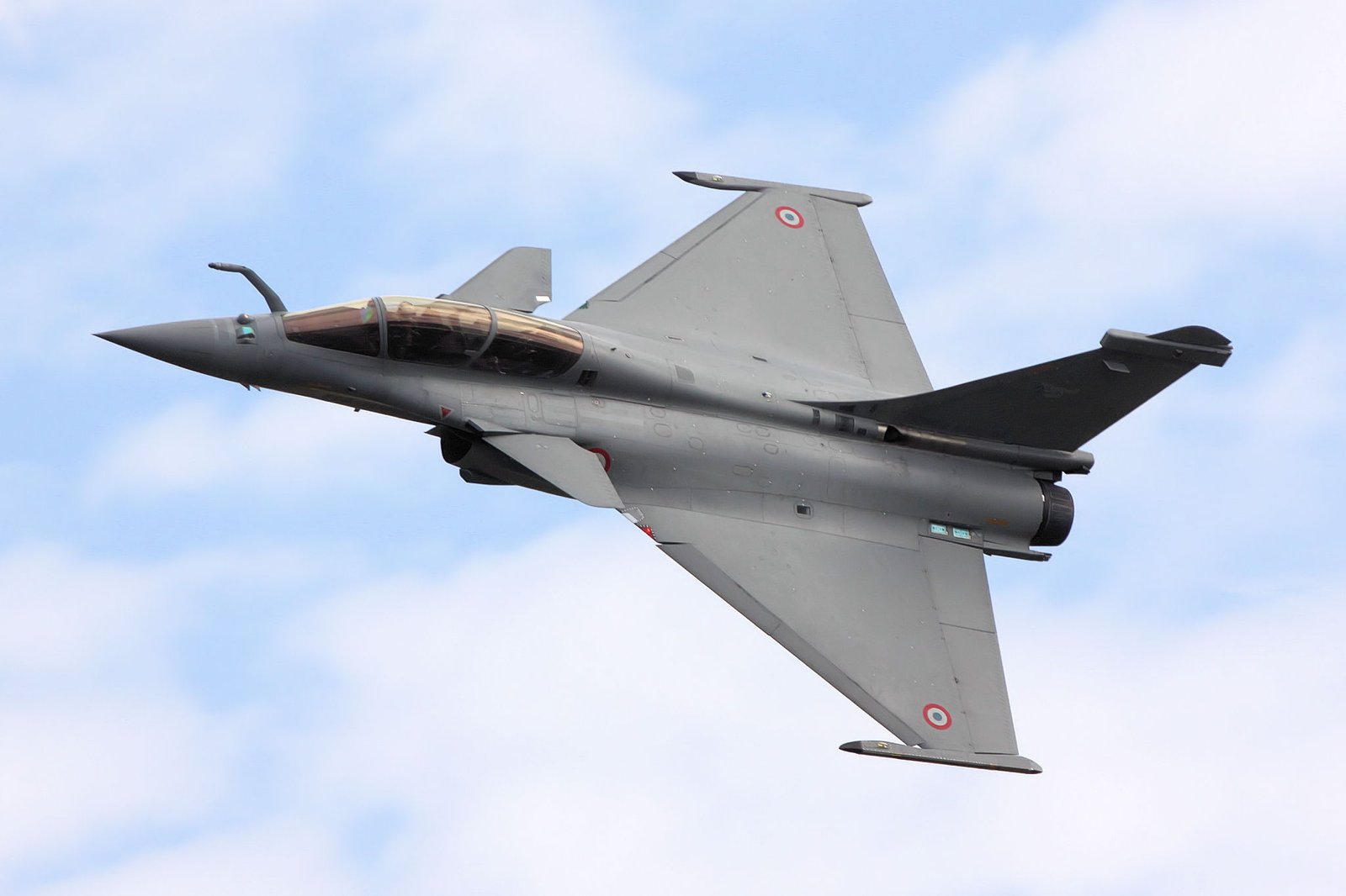 La Serbie va acquérir 12 avions de combat Rafale auprès de la France
