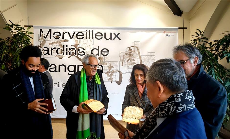 L'exposition itinérante des jardins chinois attire des admirateurs à Paris, en France