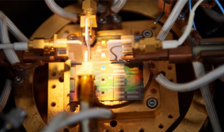 Tirer parti de la cryogénie et de la photonique pour l’informatique quantique