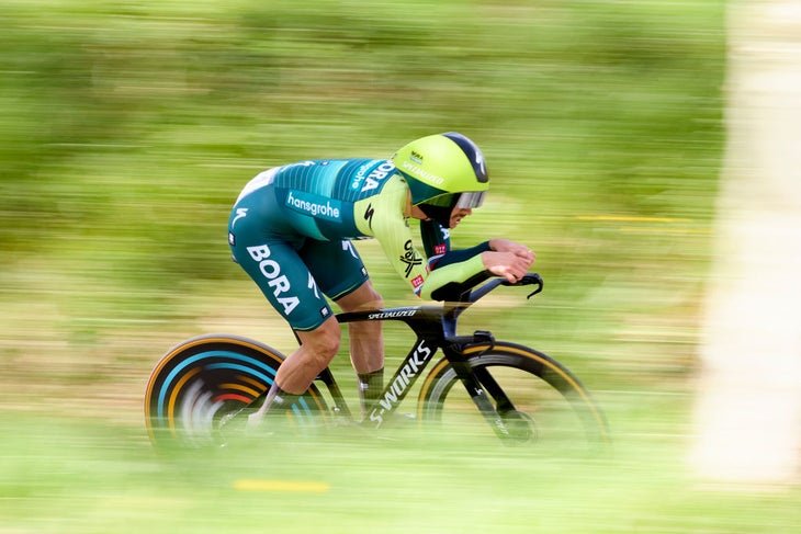 Red Bull fera ses débuts au Tour de France mais ne vous attendez pas à une frénésie de dépenses : « Notre objectif n’est pas de recruter des coureurs qui ont déjà remporté le Tour »