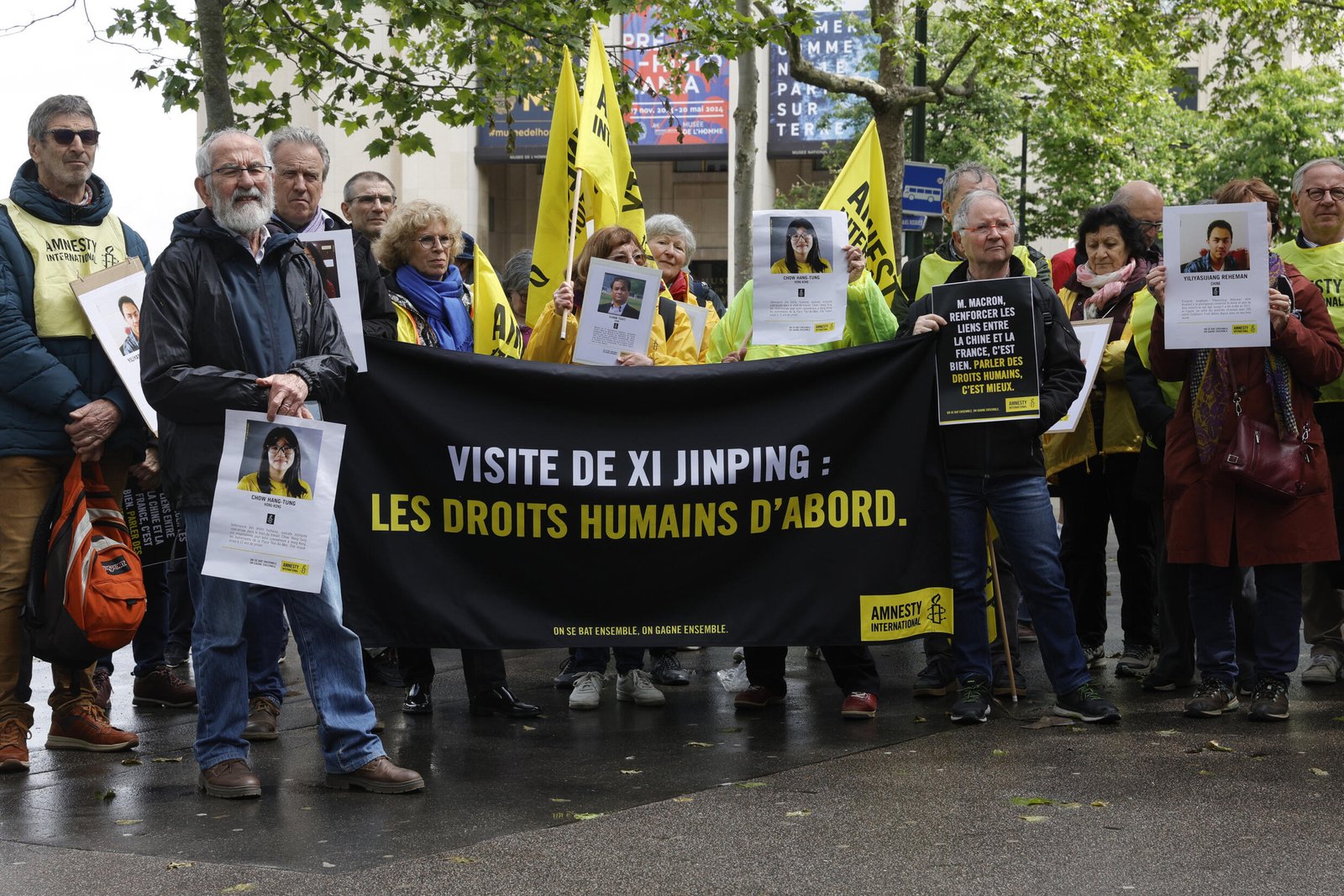 Manifestation d'Amnesty International à Paris, en France, en prévision de la visite du président chinois Xi Jinping, le 4 mai 2024.