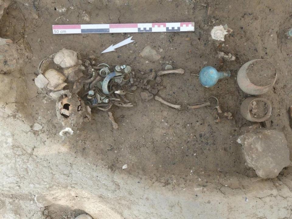 Tombe de type funéraire d'enfant trouvée à Narbonne.