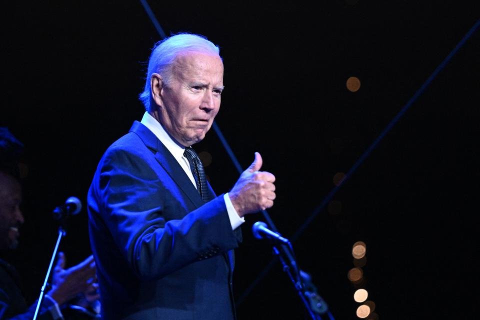 Biden a longtemps évité de vanter les gains boursiers.  Maintenant, il ne peut plus résister.