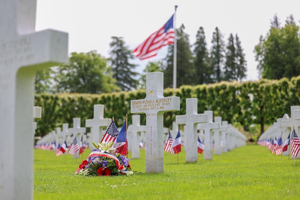 Cérémonie du Memorial Day au Cimetière Américain de Meuse-Argonne en France