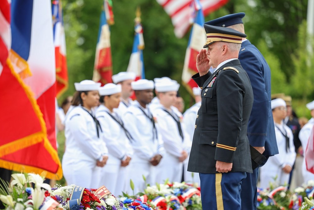 Cérémonie du Memorial Day au cimetière américain de Meuse-Argonne en France Cérémonie du Memorial Day au cimetière américain de Meuse-Argonne en France