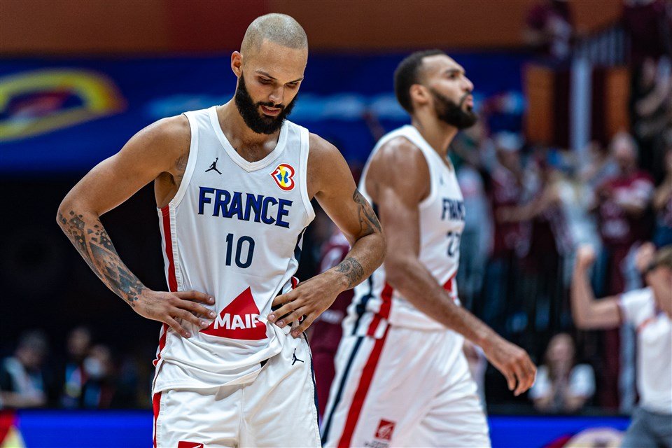 Focus Equipe Qualifiee France Tout le monde sur