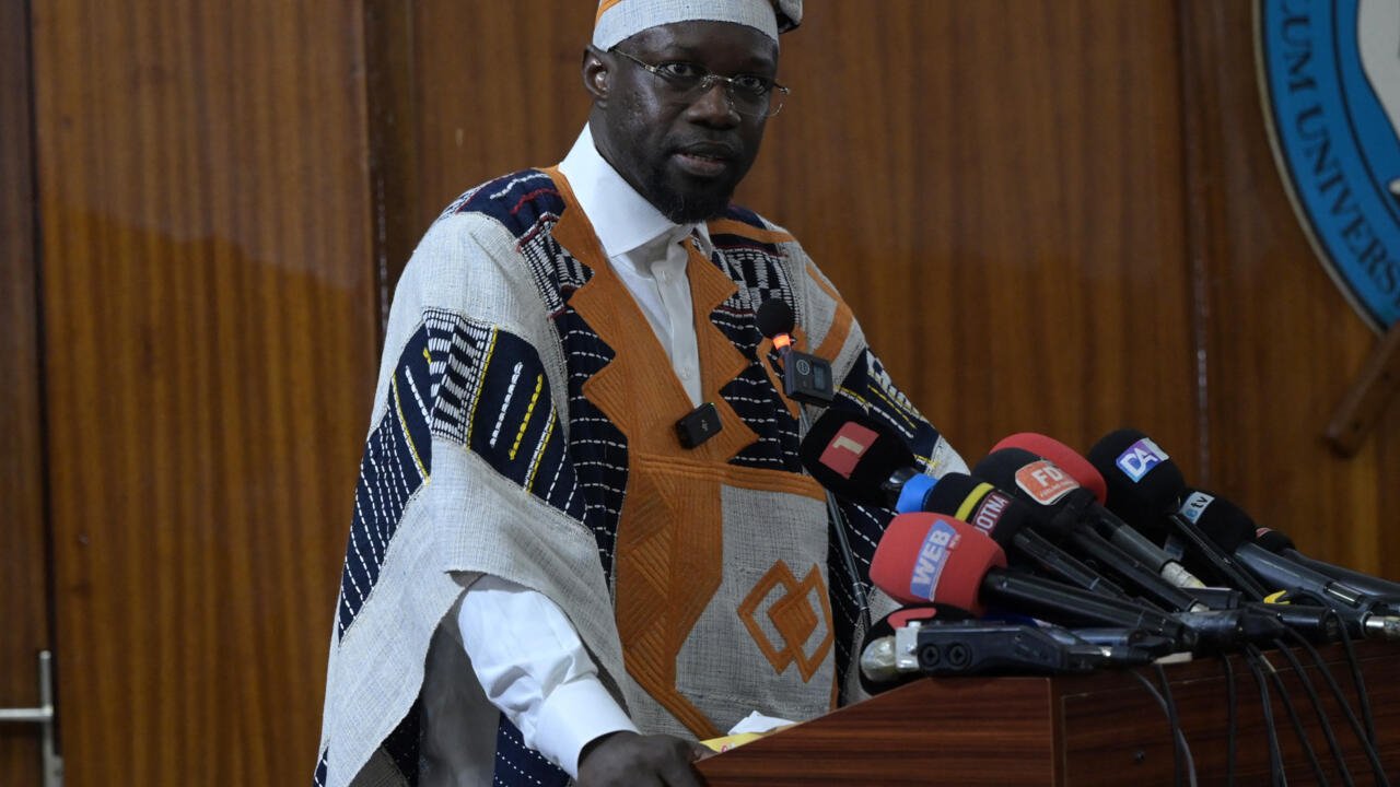 Le Premier ministre Sonko critique les bases militaires françaises et la pression occidentale en faveur des droits des homosexuels au Sénégal