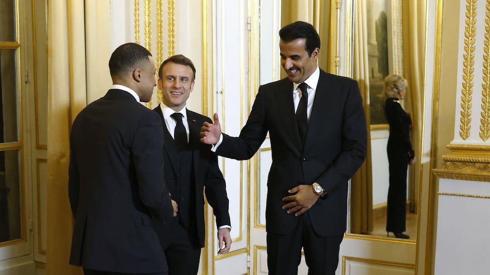 L'émir du Qatar rencontre Kylian Mbappé du PSG à l'Elysée