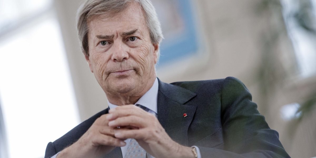 Pour rivaliser avec la domination croissante de l’Asie, le milliardaire français Bolloré veut construire une usine de batteries pour véhicules électriques en France