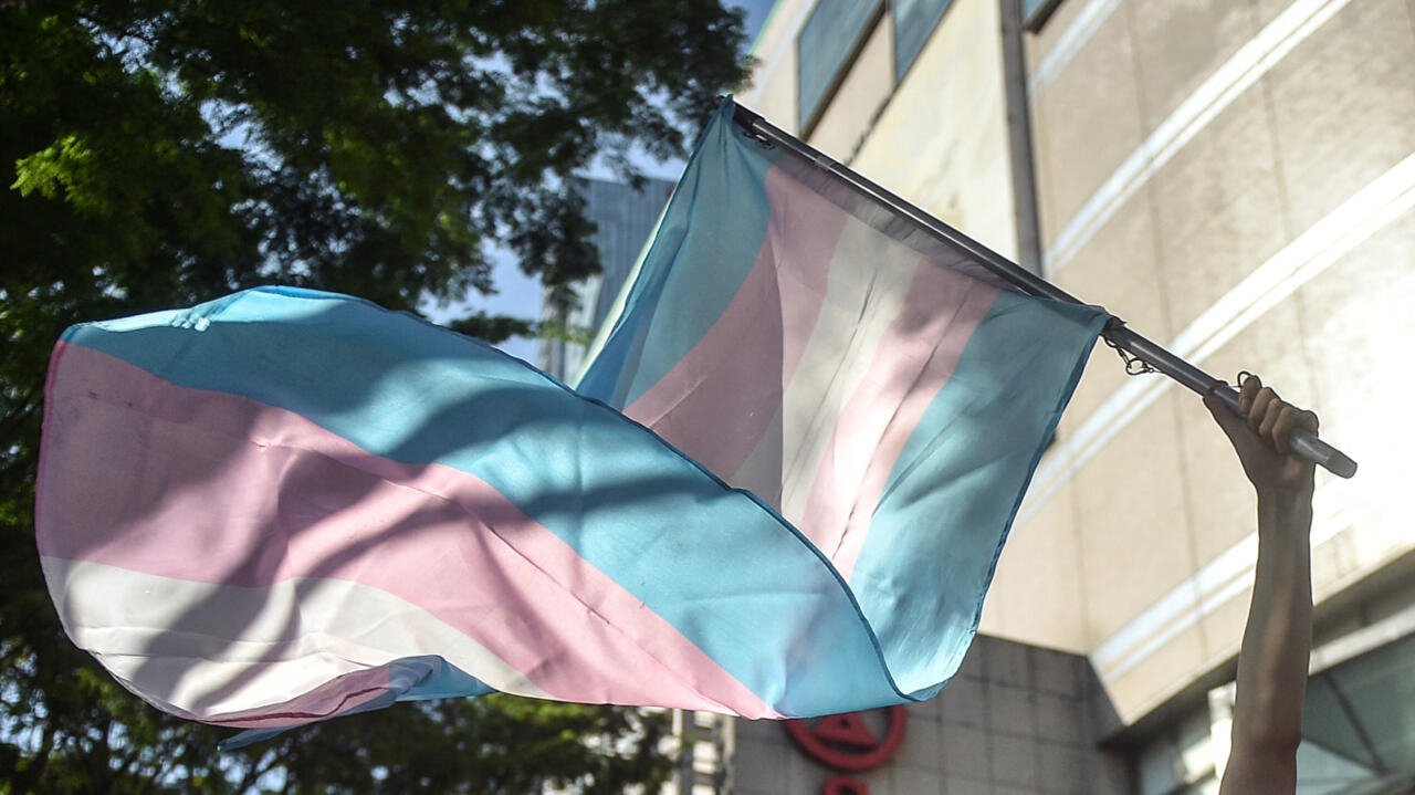 Rassemblements pour les droits des trans en France contre le projet de loi de droite sur la transition de genre pour les mineurs