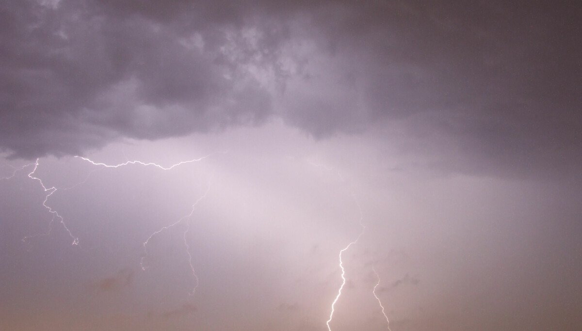 Une femme décède alors qu’une coulée de boue ravage sa maison lors de tempêtes en France