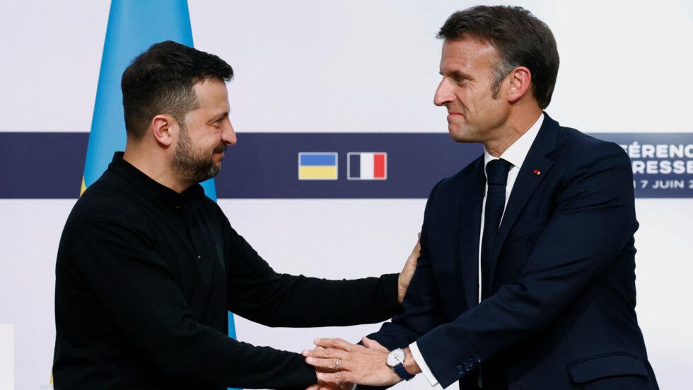 Macron veut que les négociations d’adhésion de l’Ukraine à l’UE commencent « d’ici la fin du mois »