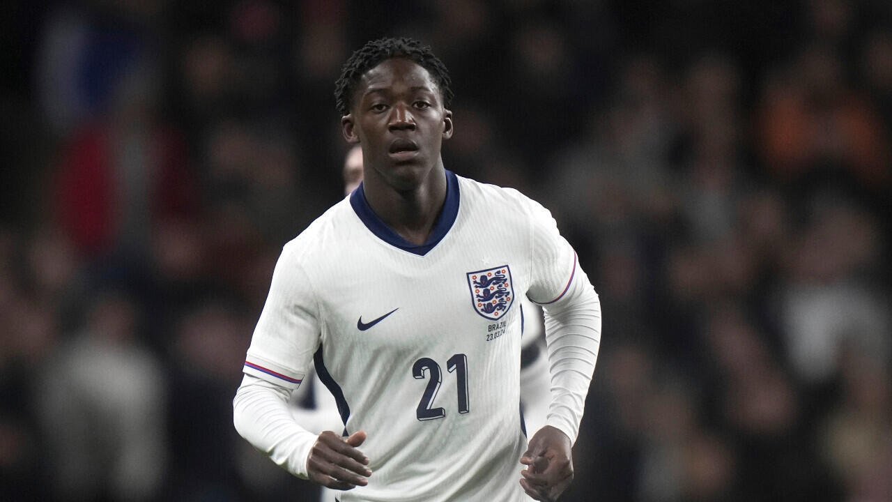 Le joueur anglais Kobbie Mainoo est vu en action lors d'un match amical contre le Brésil à Londres le 23 mars 2024.