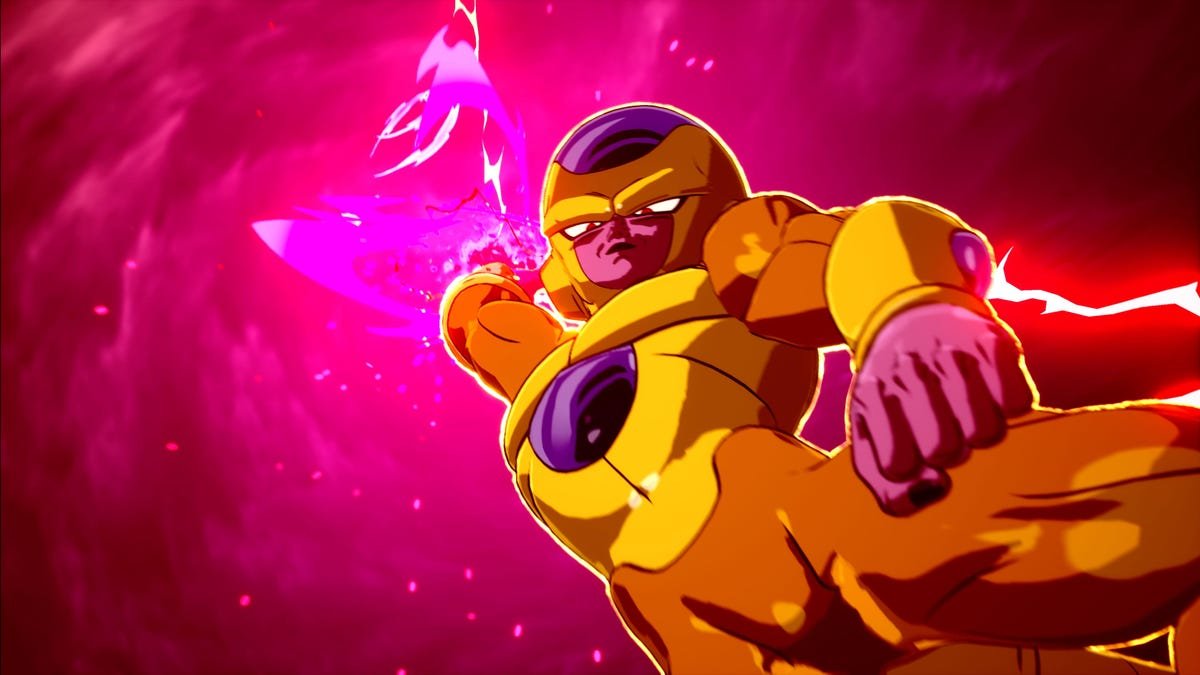 Un extraterrestre doré, Frieza, tient la main devant un ciel rouge alors qu'il prépare une attaque.